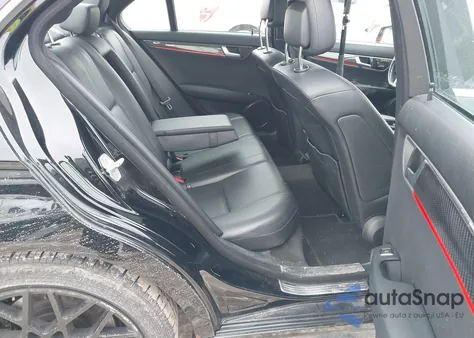 2012 Mercedes-Benz C 300 Luxury 4Matic/Sport 4Matic z USA, uszkodzony, nr VIN WDDGF8BB8CA650080